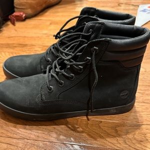 Never worn outside. Women’s Timberland Hightop Sneaker Black size 9.5
